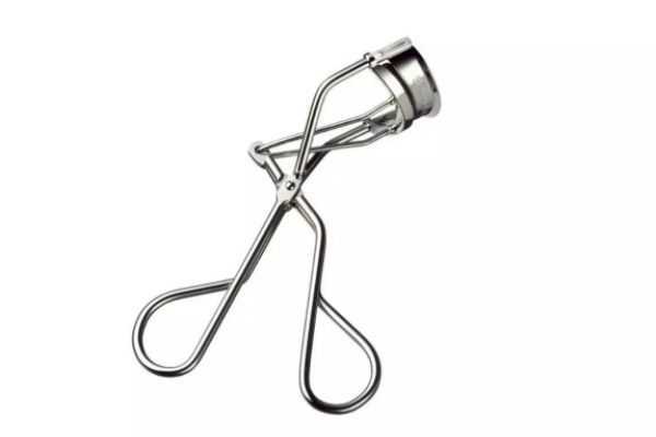 眼睫毛下垂怎么改善