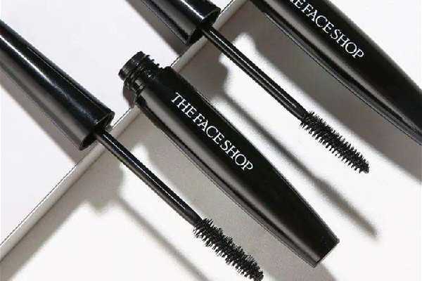 睫毛膏和睫毛打底有什么区别 睫毛膏和睫毛打底有什么区别