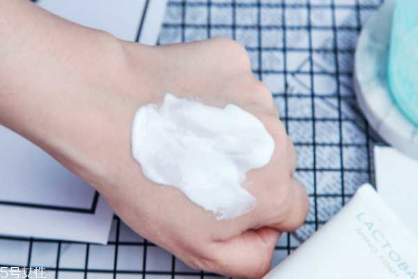 新手洗面奶怎么挑选 新手洗面奶怎么挑选