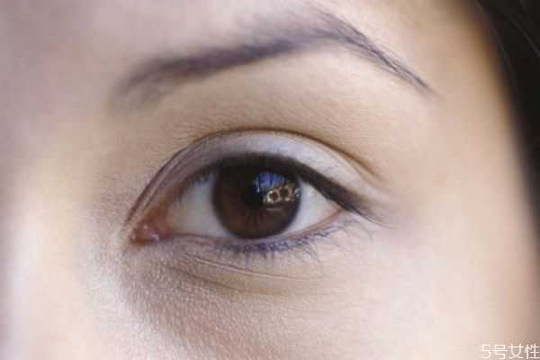 假睫毛怎样清洗？怎么清理卸下来的假睫毛