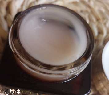 雅诗兰黛抗蓝光眼霜怎么用 定制用法修护更深入