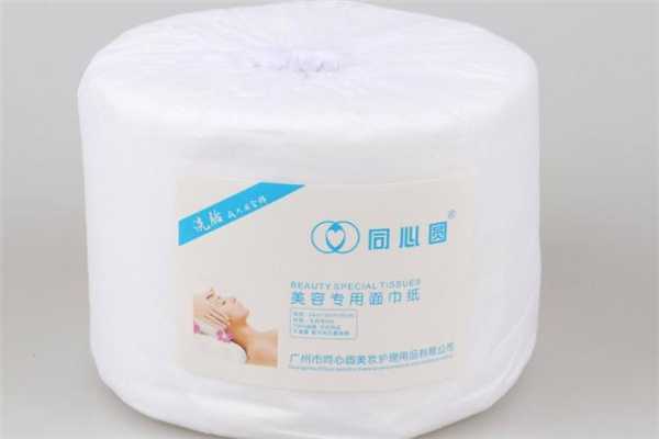 洗脸巾可以卸妆吗？洗脸巾可以洗澡吗