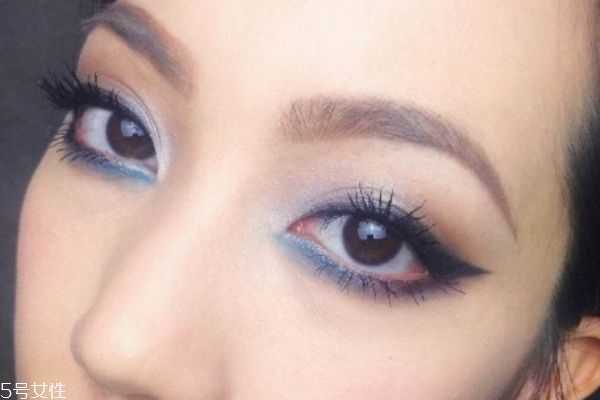 蓝紫色眼影画法 蓝紫色日常眼影画法