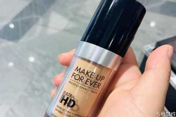 涂粉底液怎么避免假面 涂粉底液怎么避免假面