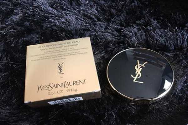 ysl墨水气垫油腻吗 ysl墨水气垫油腻吗