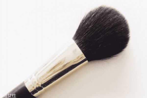 什么牌子的腮红刷好？好用的腮红刷推荐