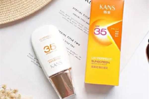 防晒霜用手涂还是用海绵涂好?涂多少量? 防晒霜用手涂还是用海绵涂好?涂多少量?