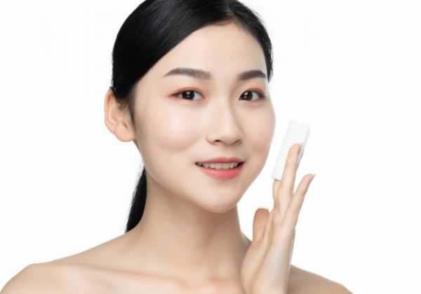 精华乳和爽肤水的先后顺序 精华乳和爽肤水的先后顺序