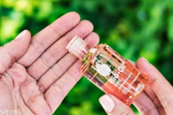 百洛油可以直接上脸吗