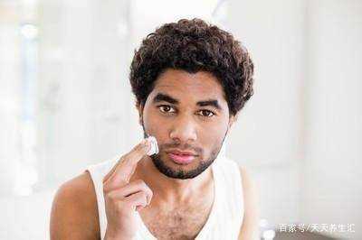 为何有些男性腿毛旺盛，有些却很稀少？或与5因素有关，来看看吧 