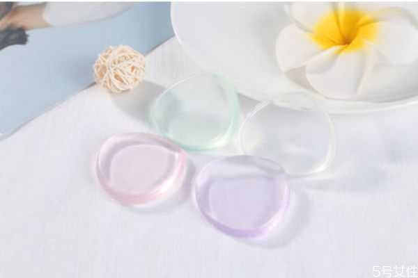 硅胶粉扑脏了怎么办?硅胶粉扑清洗方法 硅胶粉扑脏了怎么办?硅胶粉扑清洗方法