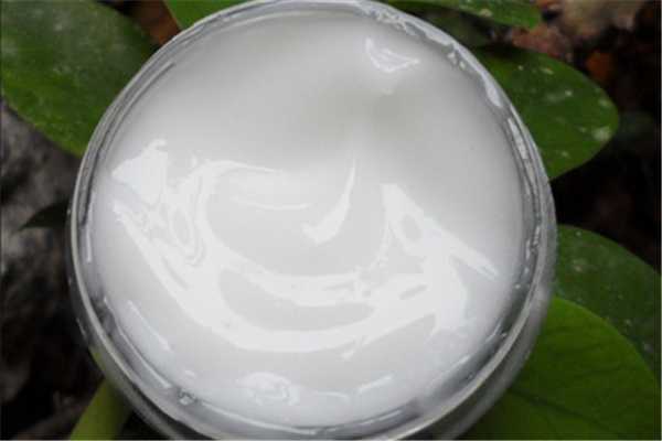 乳液每天涂很多次可以吗 乳液每天涂很多次可以吗