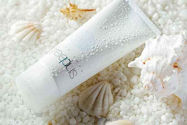 过期洗面奶能洗澡吗 过期洗面奶能洗澡吗