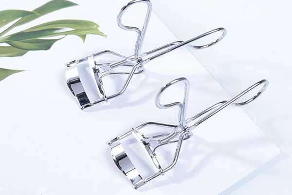 睫毛夹的效果可以保持多久 睫毛夹的效果可以保持多久