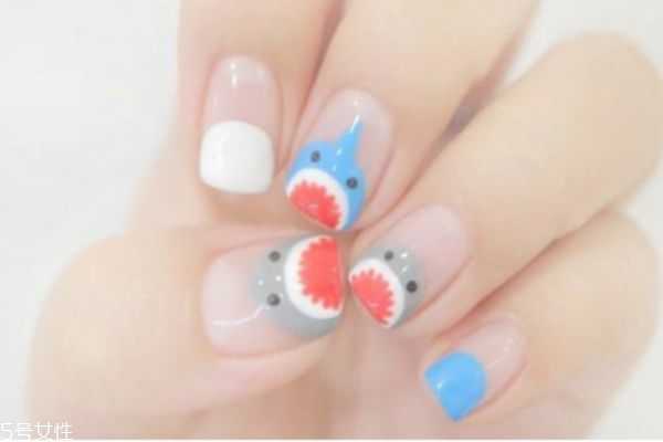 卡通手绘美甲怎么做？动物图案卡通美甲怎么做