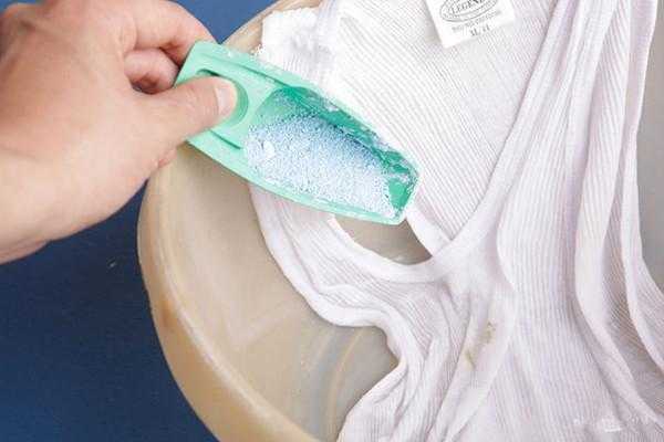 防晒霜弄到衣服上怎么洗 防晒霜弄到衣服上怎么洗