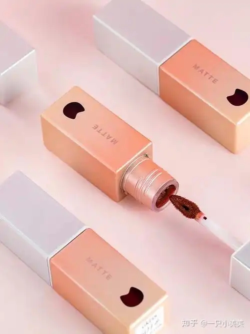 唇釉需要用手涂吗?唇釉可以直接涂吗 唇釉需要用手涂吗?唇釉可以直接涂吗