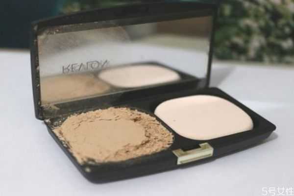 湿粉饼的使用方法