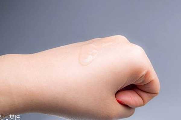 面部精华怎么选择