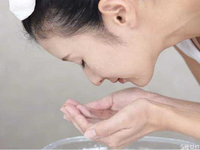 白米醋可以用来洗脸吗 白米醋和白醋洗脸哪个好