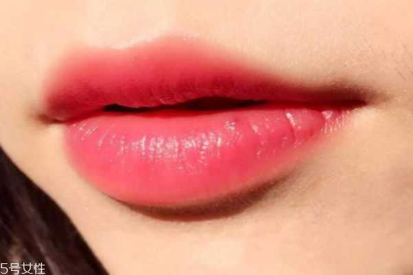 素颜可以涂口红吗？最适合素颜涂的口红