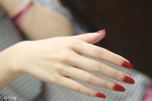 冬天手很粗糙怎么办 冬天手很粗糙怎么办