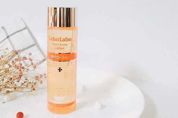 泰国VC爽肤水可以美白吗 泰国VC爽肤水可以美白吗