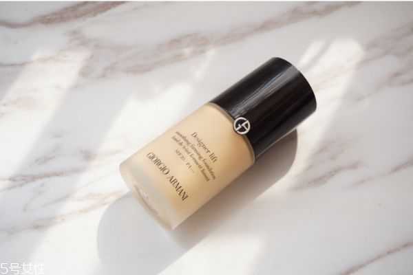 阿玛尼粉底液怎么使用？阿玛尼粉底液的使用方法