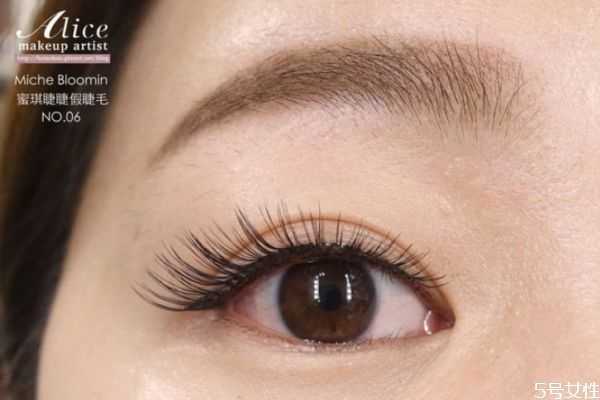 假睫毛可以用睫毛膏吗?使用假睫毛注意事项 假睫毛可以用睫毛膏吗?使用假睫毛注意事项