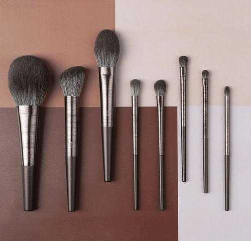 黛末化妆刷好用吗?黛末化妆刷的使用方法