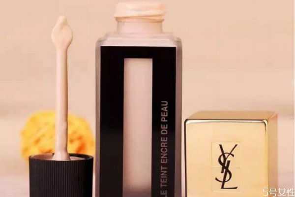 哑光粉底液什么意思?粉底液哑光的好还是光泽的好 哑光粉底液什么意思?粉底液哑光的好还是光泽的好