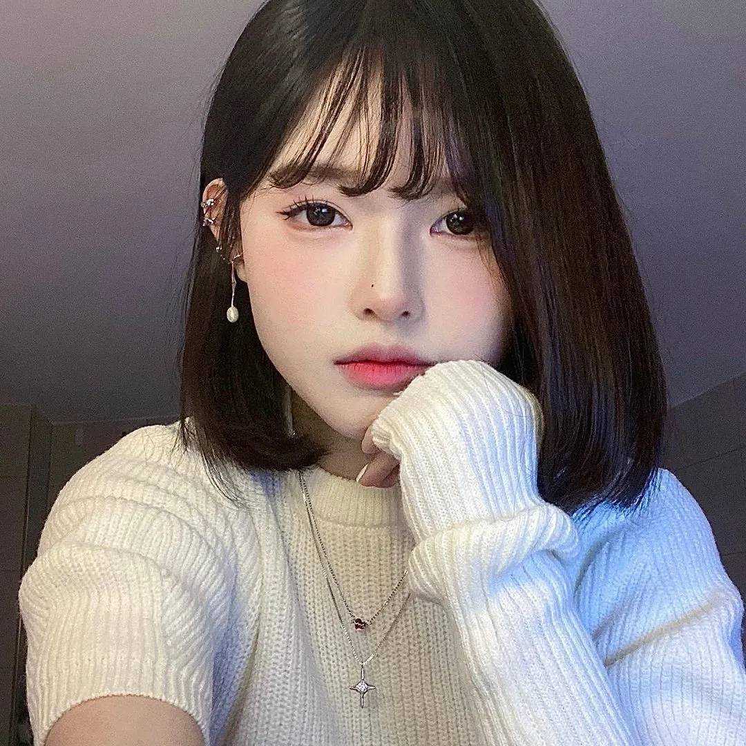 内扣短发发型，显年轻好打理，看着真时尚 