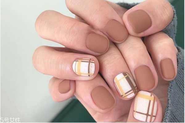 复古橘美甲教程，莫兰迪色丝绒美甲教程