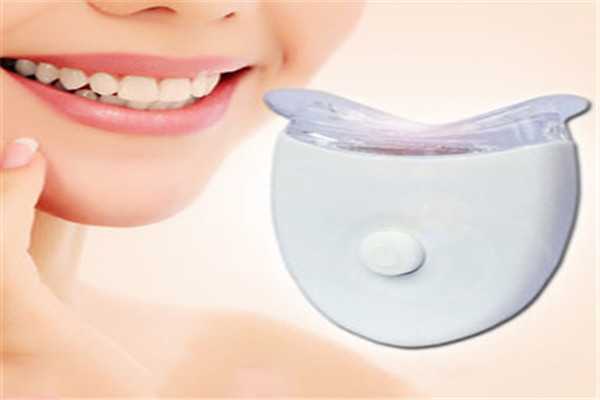 牙齿美白仪的危害是什么