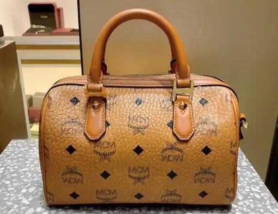 MCM是什么牌子的包包?德国奢侈品牌 MCM是什么牌子的包包?德国奢侈品牌