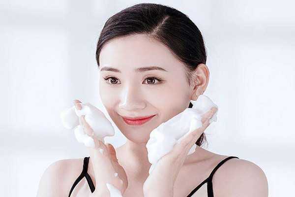 去角质能不能美白 去角质能不能美白