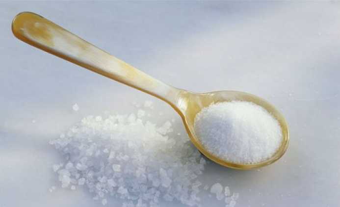 用盐水洗脸有什么效果?用盐水洗脸可以美白吗 用盐水洗脸有什么效果?用盐水洗脸可以美白吗