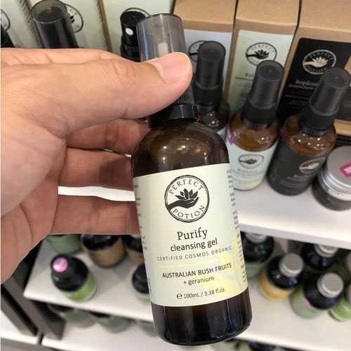 洁面胶使用时是拍打还是揉搓