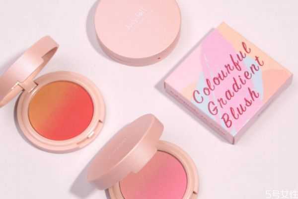 橘朵眼影和完美日记哪个好