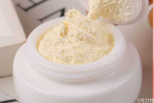 珍珠膏用了为什么变黑?珍珠膏用多久会美白 珍珠膏用了为什么变黑?珍珠膏用多久会美白