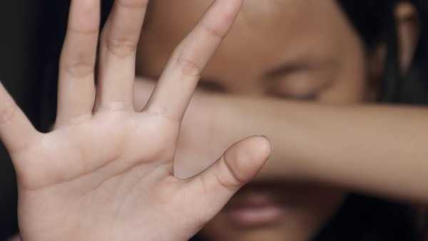 手指秋天脱皮怎么办?明矾溶液泡手可以治疗脱皮吗? 手指秋天脱皮怎么办?明矾溶液泡手可以治疗脱皮吗?