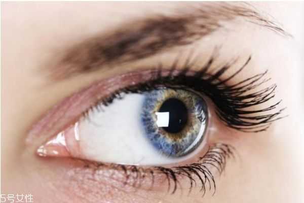 眼睫毛下垂怎么改善