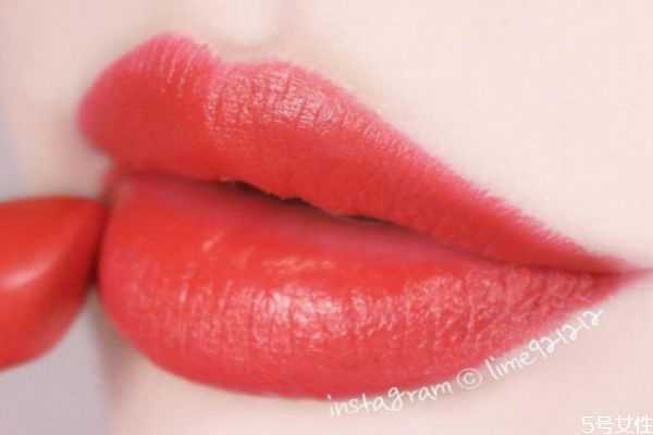 mac so chaud是什么颜色？mac口红so chaud试色