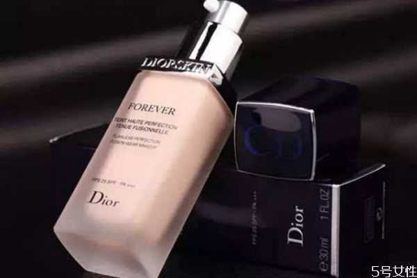 粉底液放久了会干么?粉底液的保质期一般是多久 粉底液放久了会干么?粉底液的保质期一般是多久