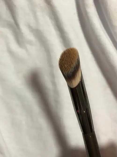 如何选择适合自己的粉底刷