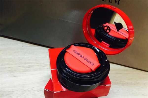 阿玛尼红气垫有替换装吗?阿玛尼红气垫适合干皮吗 阿玛尼红气垫有替换装吗?阿玛尼红气垫适合干皮吗