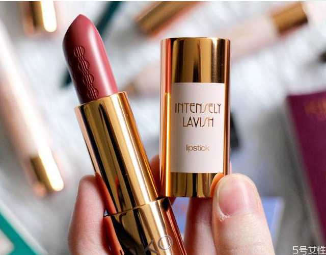 男生送女生口红合适吗？没确定男女关系能送口红吗