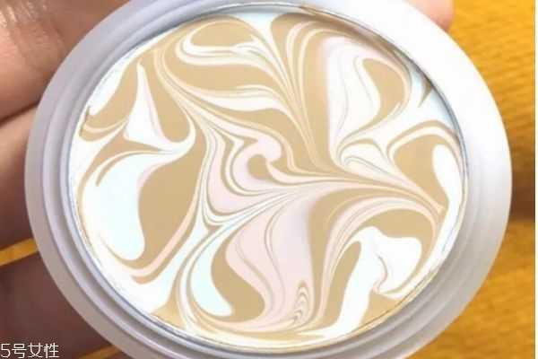 爱敬新款和老款区别 爱敬气垫白色和粉色区别