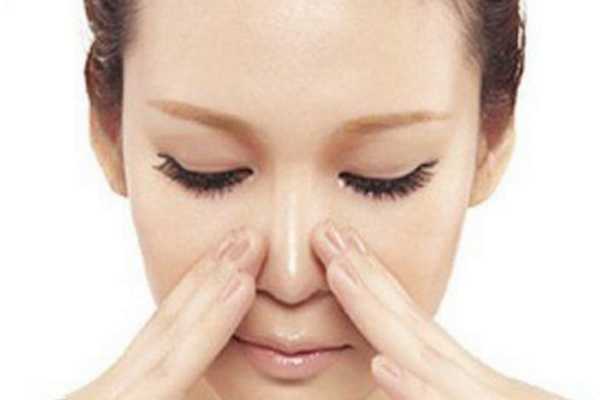 法令纹在什么位置 法令纹在什么位置