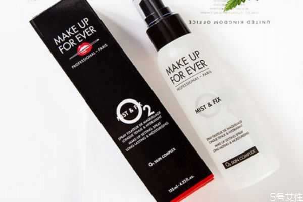 为什么用了散粉还用定妆喷雾